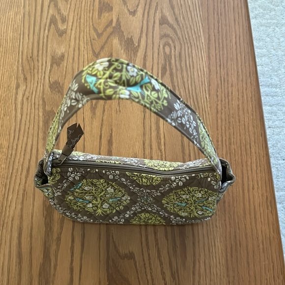 Vera Bradley small shoulder bag. - Picture 2 of 6